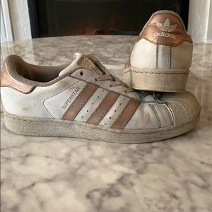 Women’s Adidas Superstar Gold sneaker shoe sz7.5